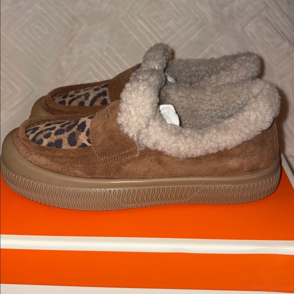 NWT VOILE BLANCHE PAN Genuine Shearling Loafer in Brown - Picture 13 of 15